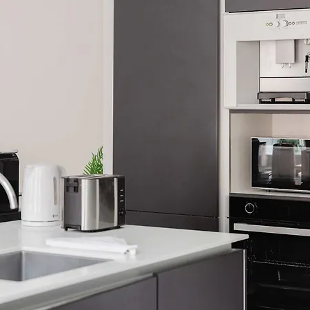 Amalienborg Stylish 2 Bed Apartament *